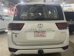 تۆیۆتا لاند کروزەر